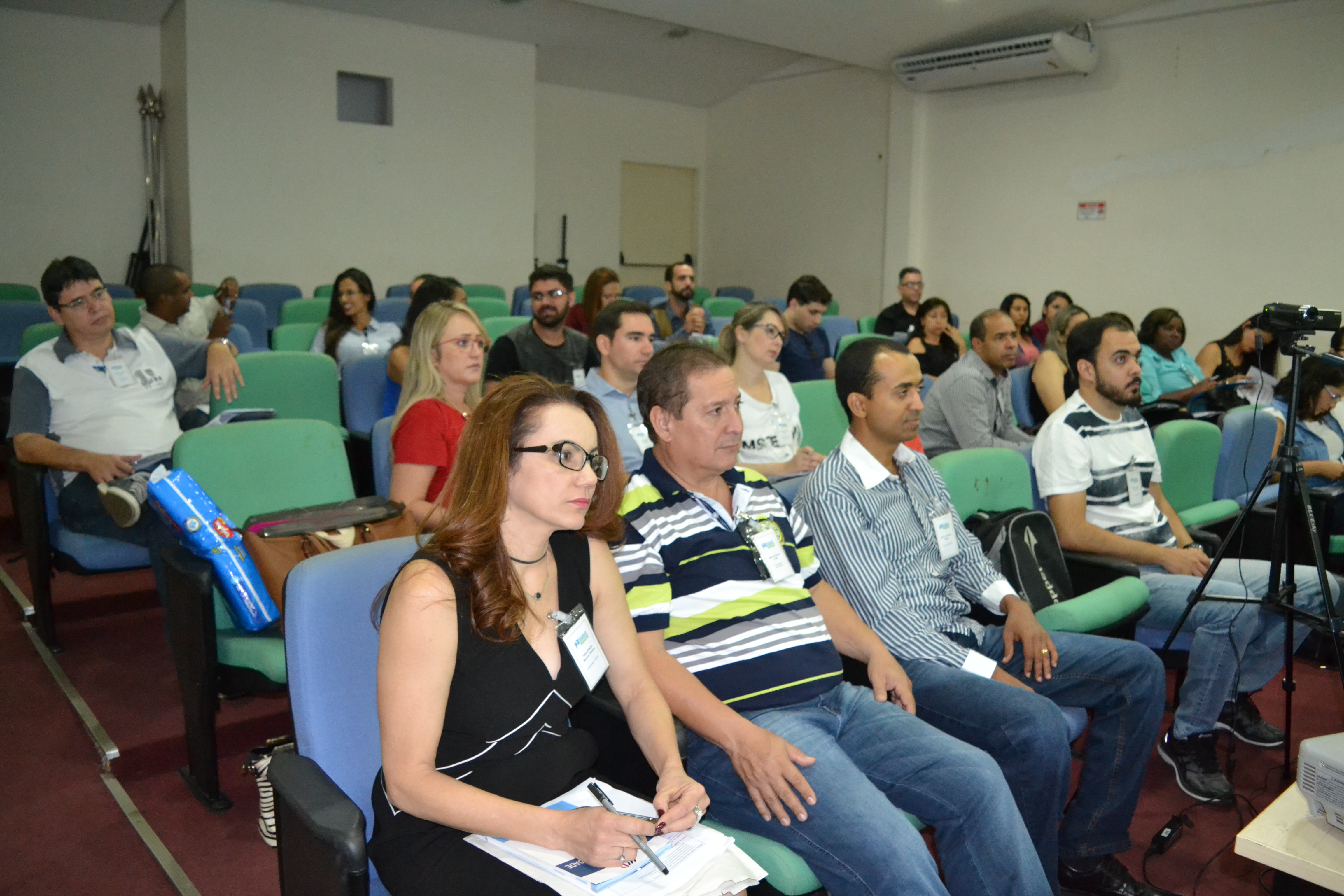 Equipes de assistência técnica e coordenadores do projeto SanearCidades participaram de treinamento na Cinemateca do Câmpus Goiânia.